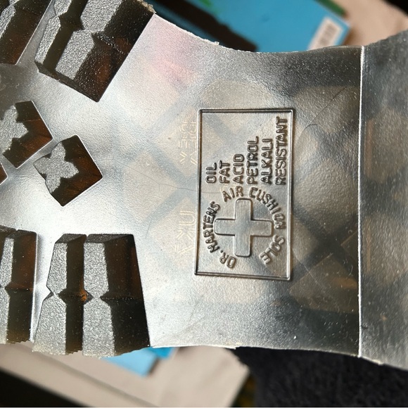 Dr. Martens - Picture 3 of 4